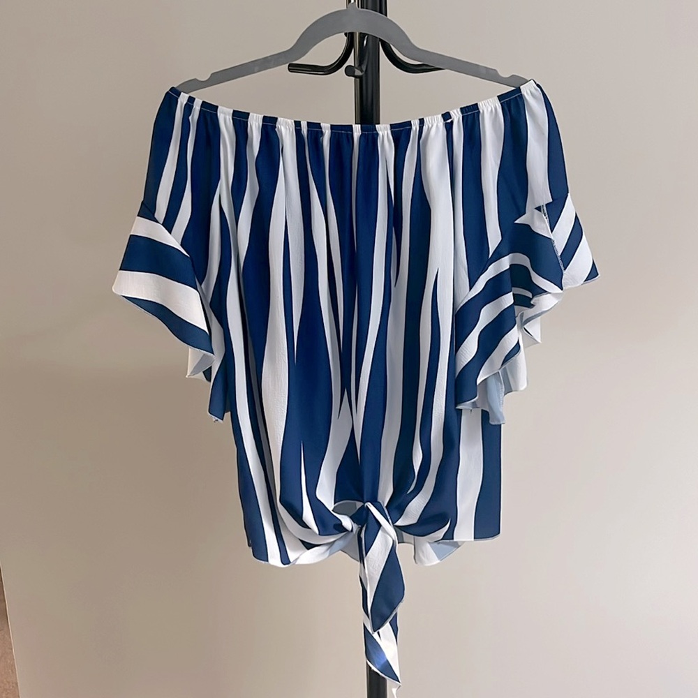 Blue & white split flutter sleeved blouse, size M.